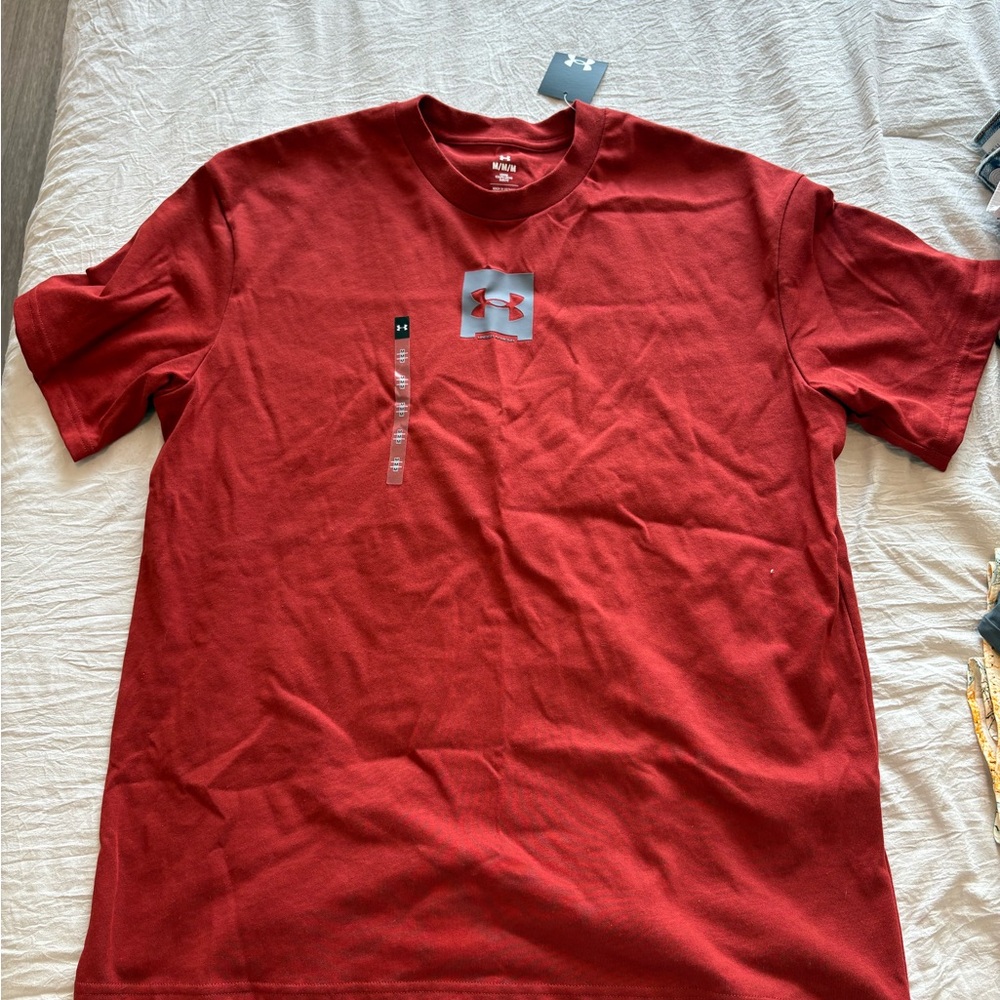 Under Armour Red Short Sleeve Tee